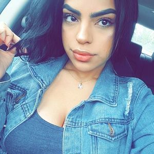 Meet your Posher, Mayra